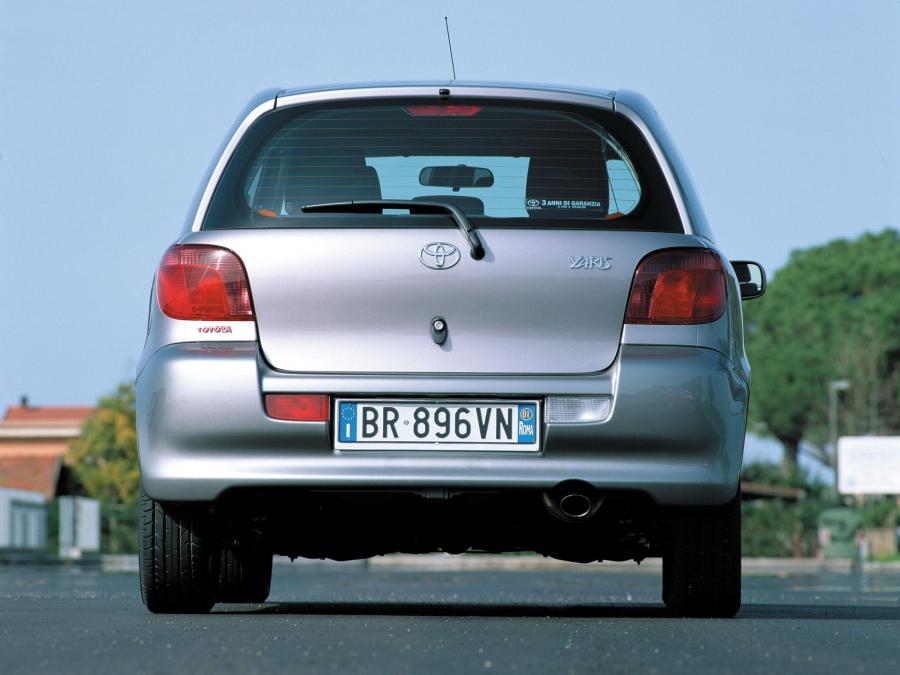  Toyota Yaris T-Sport 2001 года  (фото 20 из 24)